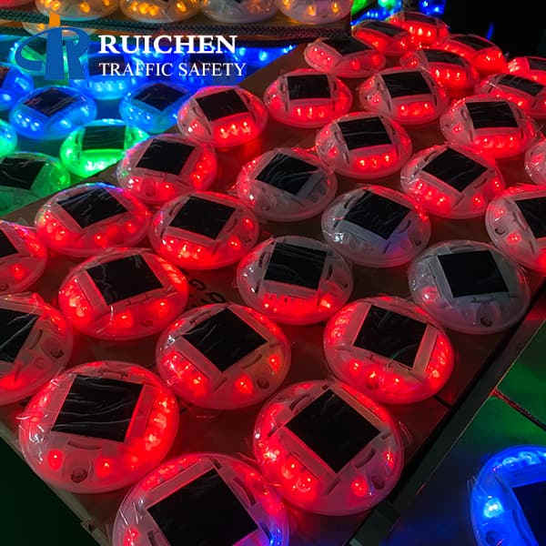 <h3>Half Circle Solar Powered Road Studs For Park In UAE-RUICHEN</h3>
